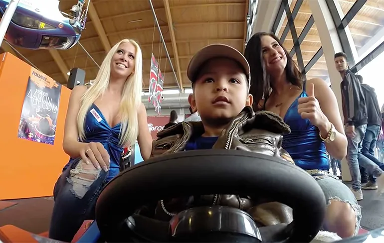 Vader tuned elektrische auto voor kinderen in Dragon Ball Z style