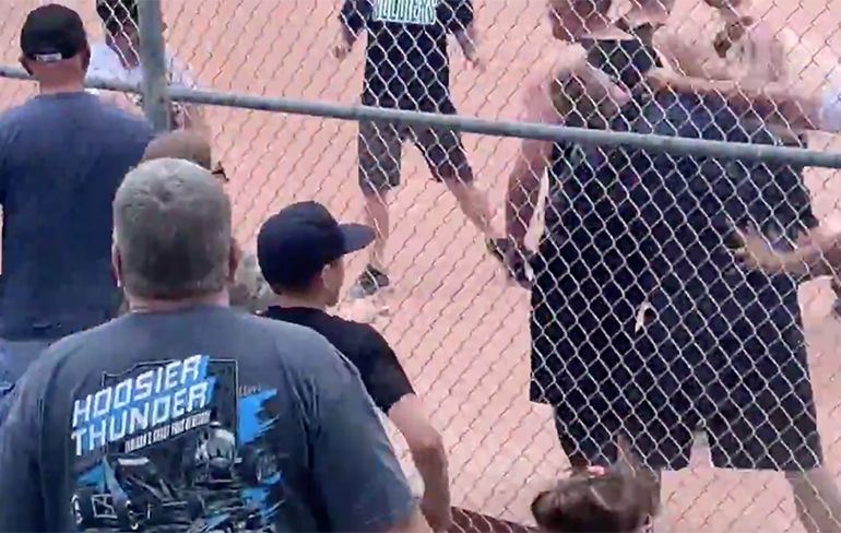Vechtpartij tussen ouders breekt uit bij honkbalwedstrijd voor jeugdspelers