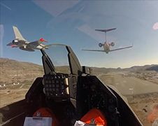 Vette GoPro beelden cockpit F-16 boven Groenland