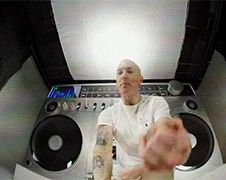Videoclip Berzerk van Eminem