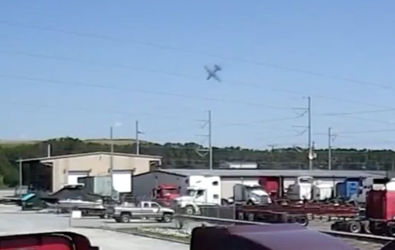 Video laat moment zien dat C-130 Hercules neerstort in Georgia