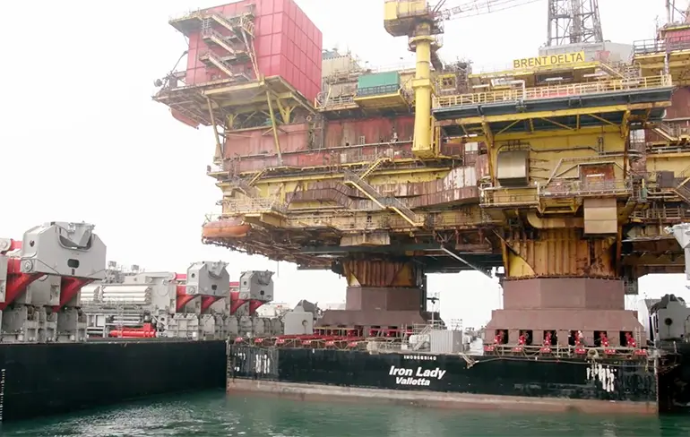 Video ontmanteling platform Brent Delta door Pioneering Spirit