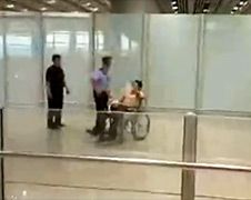 Video ontploffing zelfgemaakte bom rolstoeler Beijing