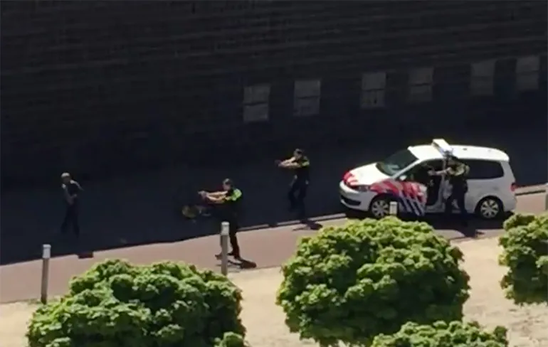 Video opgedoken dader steekpartij Den Haag neergeschoten door politie