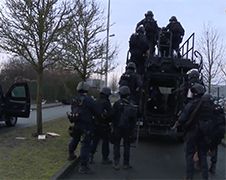 Video Politie Frankrijk aanval drukkerij in Dammartin-en-Goële