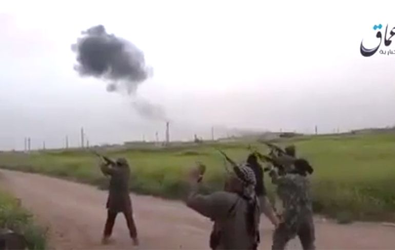 Video Turkmeense brigade schiet Russische piloot aan parachute dood?