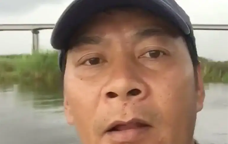 Visser in Houston vermaakt zich prima in oog van de orkaan