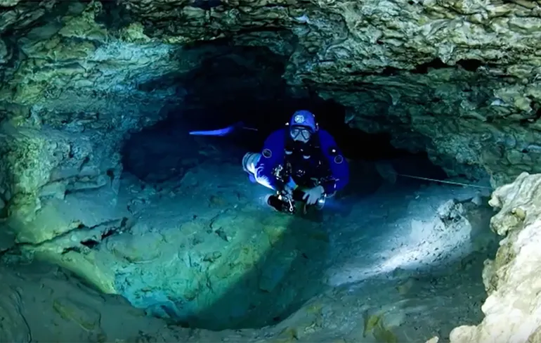 VKMag Docu: Duikers vertellen over redding voetbalelftal uit Thaise grot