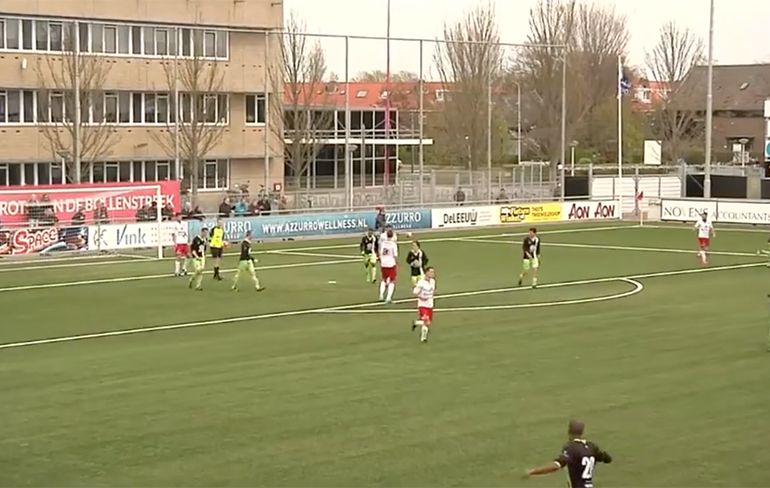 Voetbalwedstrijd VV Noordwijk vs VV Spijkenisse leek op slapstick film