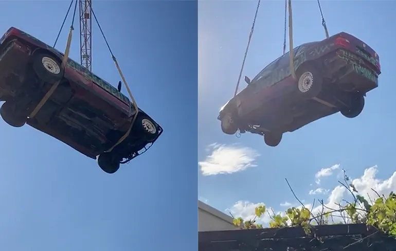 Vriendengroep in Denekamp geeft oude auto cadeau aan pasgetrouwd paar