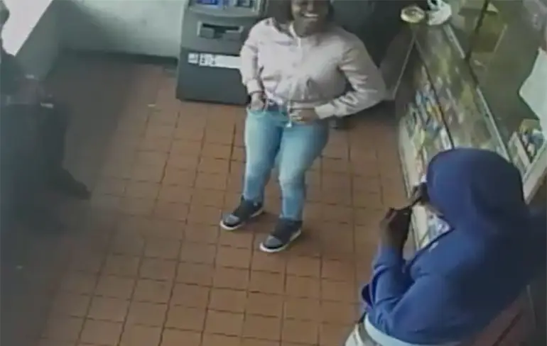 Vrouw gaat los op medewerker Chinees restaurant, ze moest iets kopen