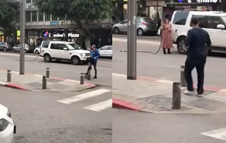 Vrouw is duidelijk wat vergeten na het tanken