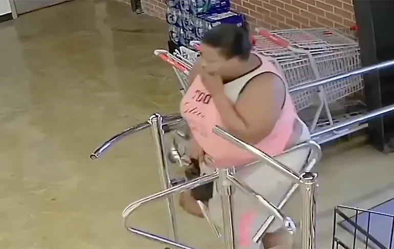 Vrouw steelt gewoon 18 flessen drank en geef geen f*ck!