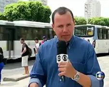Vrouw wordt beroofd tijdens interview op televisie