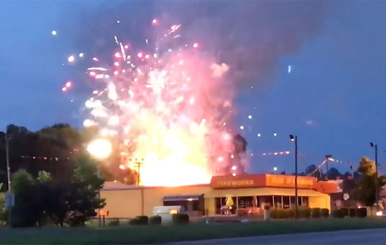 Vuurwerkwinkel vat toevallig vlam op 4 juli in Amerikaanse Fort Mill