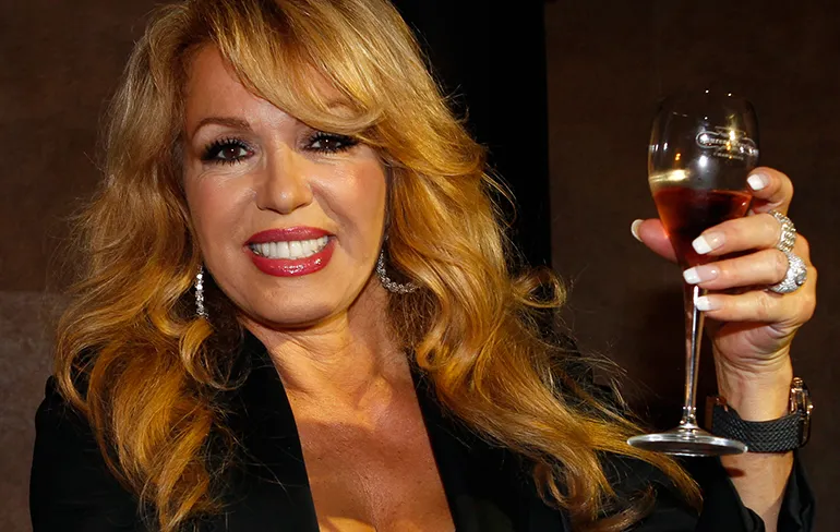 Waarschuwing: Sekstape van Patricia Paay gaat rond op social media