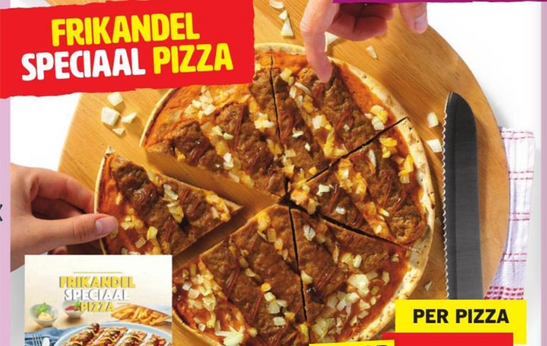 Wait What? Lidl komt met Frikandel Speciaal Pizza!
