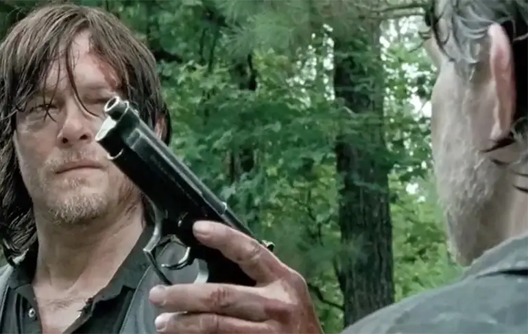 Walking Dead seizoen 6 gaat verder: De eerste 4 minuten!