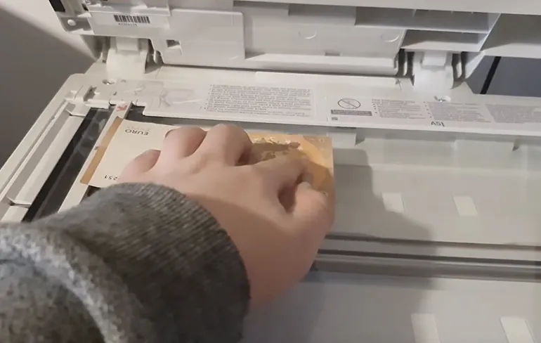 Wat gebeurt er als je geld wilt kopieren?