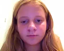 Webcam zang optreden meisje bruut verstoord