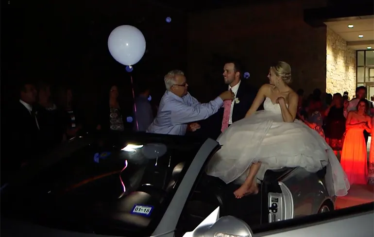 Wegrijden op bruiloft gaat niet zo goed