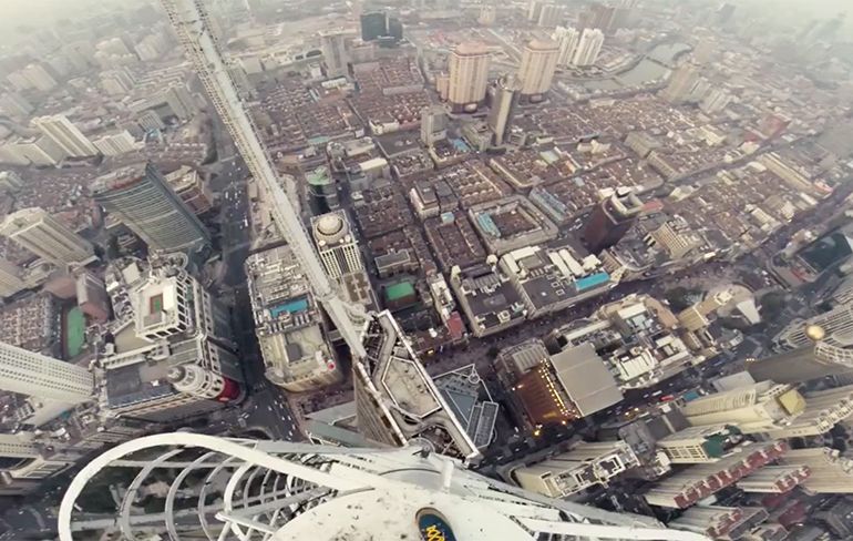 Wereldberoemde roofers nog bekender door wederom klimpartij Shangai
