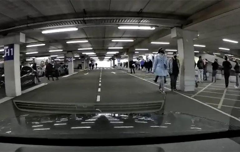 WIJ ZIJN NEDERLAND, WIJ ZIJN STAAN IN DE RIJ BIJ DE IKEA IN AMERSFOORT!