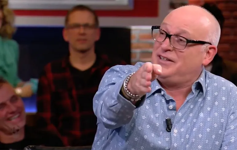 Wilfred Genee en Farid Azarkan fel in discussie over Voetbal Inside