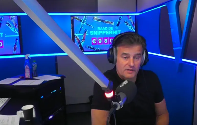 Wilfred Genee vertelt op de radio zijn beleving van Veronica Inside rel