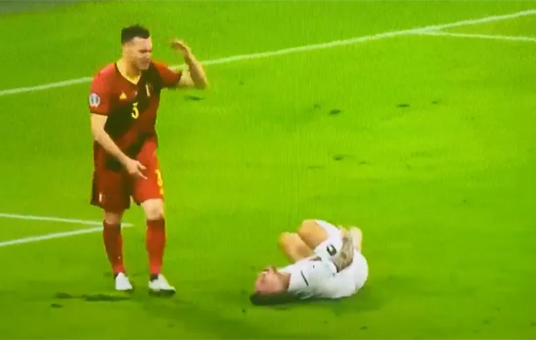 Wonderbaarlijke genezing van Ciro Immobile na doelpunt van Italië