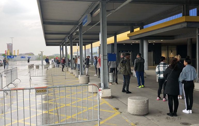 Woohoo, Ikea is weer open: Nederlanders gaan massaal in de rij staan