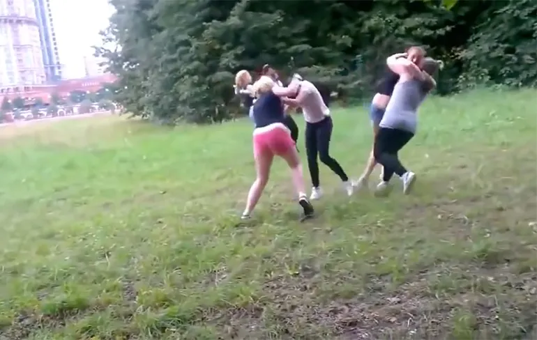 Worden deze vrouwelijke hooligans de schrik van het WK in Rusland?