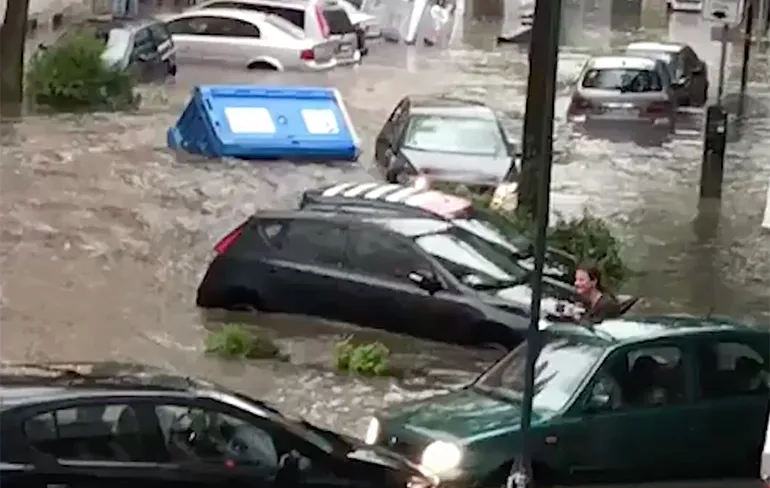 Wow, Duitse stad Aken is gewoon een groot zwemparadijs!