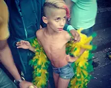 WTF: Jongetje danst tegen Homophobia