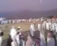 Zandnegers Saoedi-Arabië pompen wat lood in de lucht