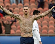 Zlatan Ibrahimovic gaat hongersnood te lijf met 50 nieuwe tatoeages