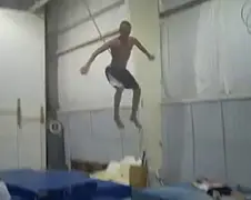 Zo, die is voorlopig even klaar met trampoline springen!