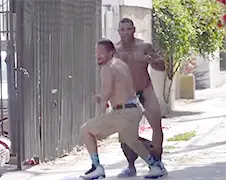 Zo win je dus altijd een matpartij in de ghetto..