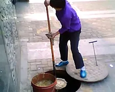 Zogenaamde Gutter Oil voor Chinees Straat eten is echt goor!