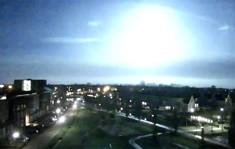 Zonne grote vuurbal: Meteoor gespot afgelopen nacht boven Nederland