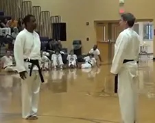 Zwarte band karate bij pakje boter gehad?