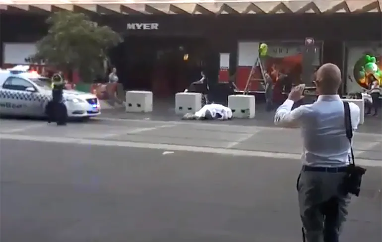 Zwervers in Melbourne maken van winkelstraat hun slaapkamer