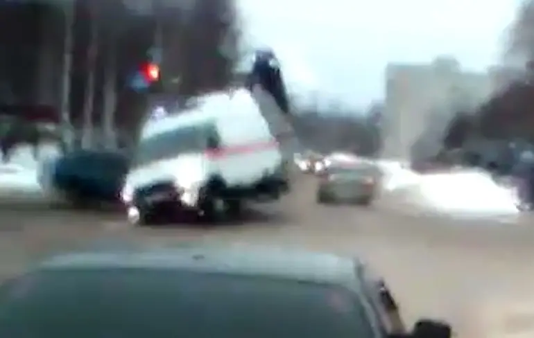 WTF momentje met een haastige ambulance
