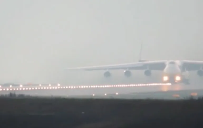 Als het grootste vliegtuig ter wereld opstijgt