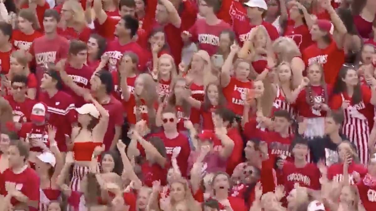 Wisconsin fans mochten weer los op Jump Around van House of Pain