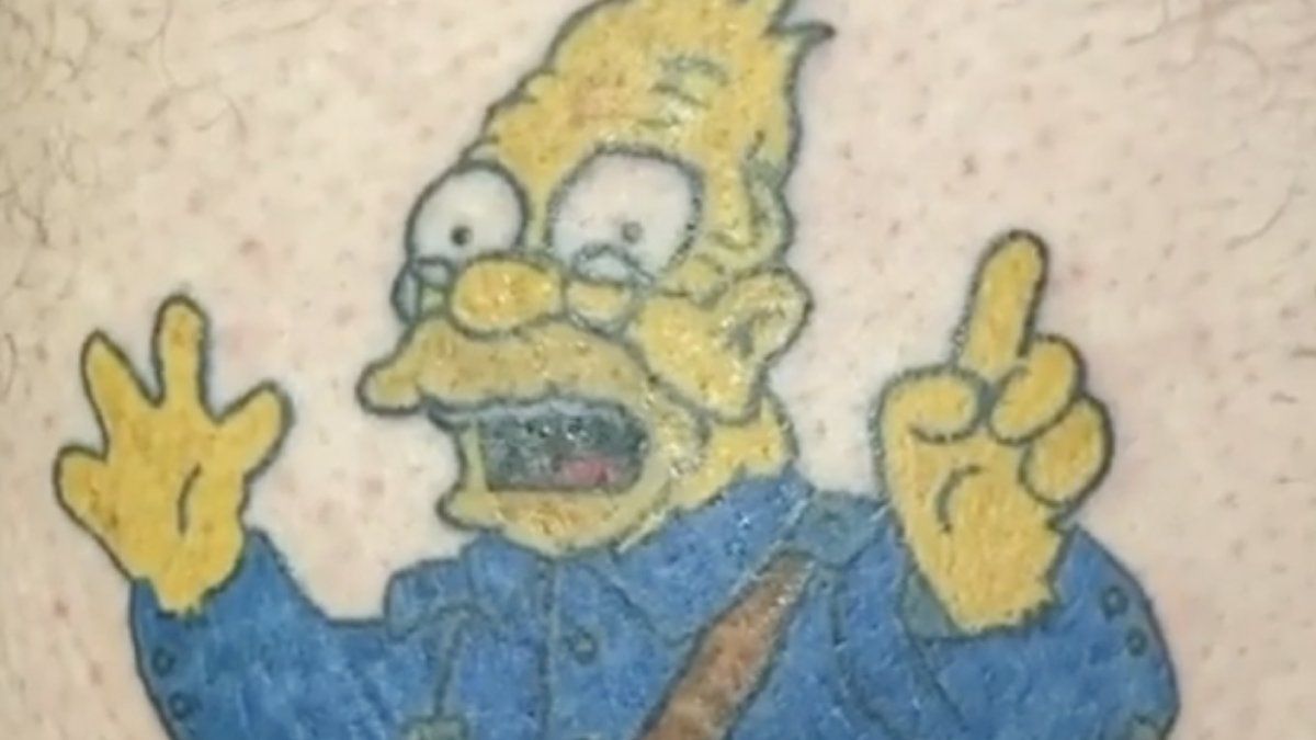 Grampa Simpson tattoo waar een heel verhaal achter zit