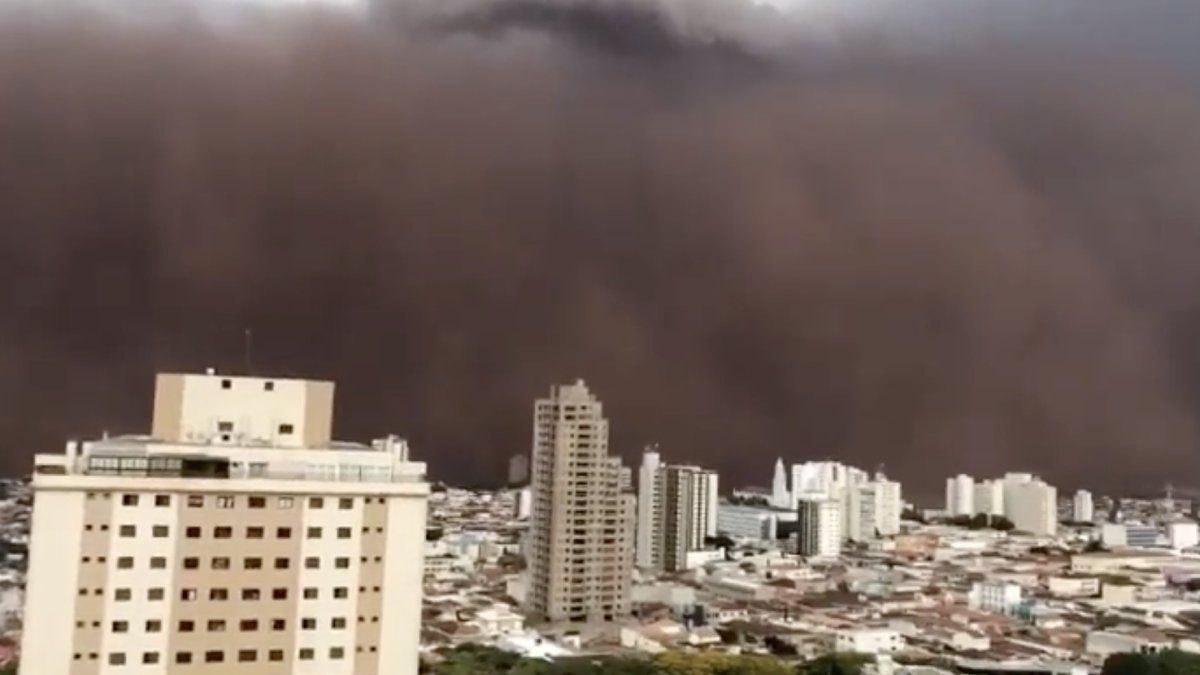 Sao Paulo had een beetje last van een gigantische stofwolk