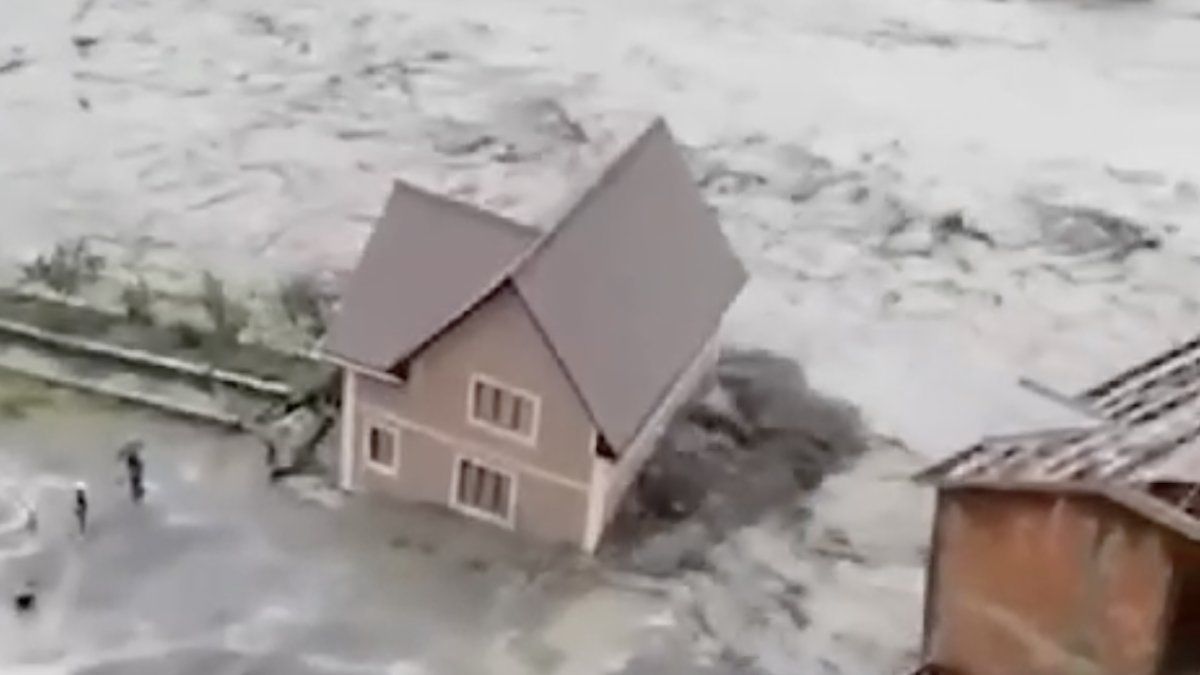 Natuur in Dagestan is huizen aan het slopen