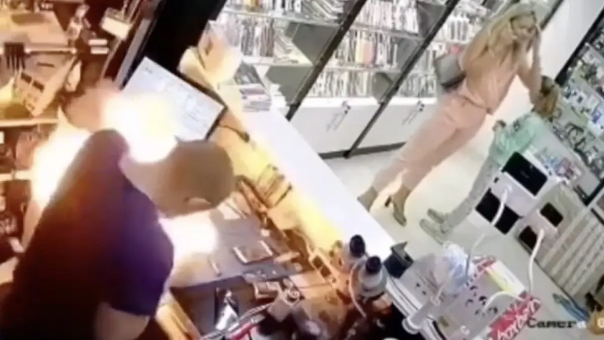 Accu van telefoon doet kaboem tijdens reparatie