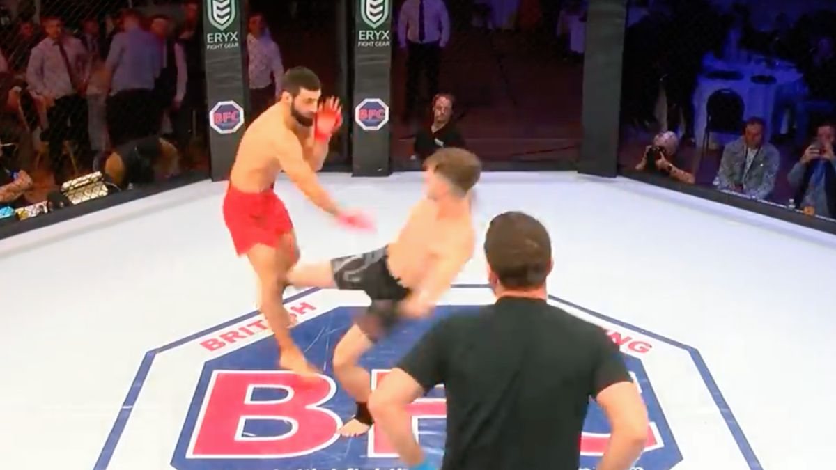 MMA: Umakhan Ibragimov gaf Ben Doster waar hij een beetje om vroeg